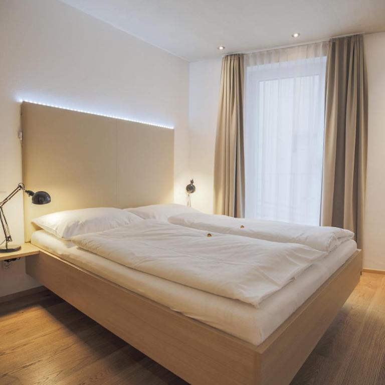 Room 4 & 5 Apartments - Doppelzimmer mit Balkon – Erdgeschoss - 1