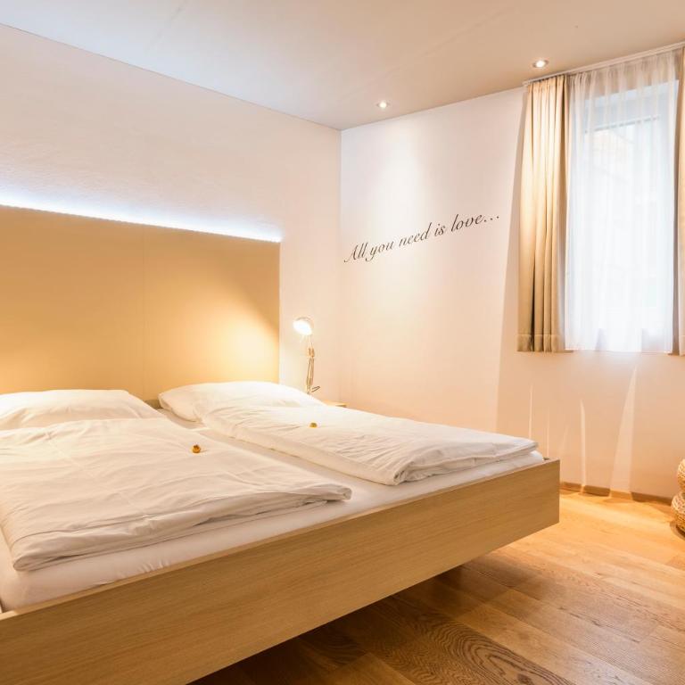 Room 4 & 5 Apartments - Deluxe Apartment mit separatem Schlafzimmer, Terrasse und direktem Zugang zum Pool - 8
