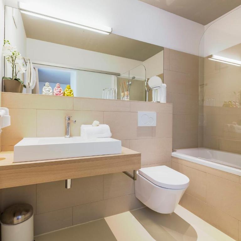 Room 4 & 5 Apartments - Apartment-Studio mit Badewanne - 2
