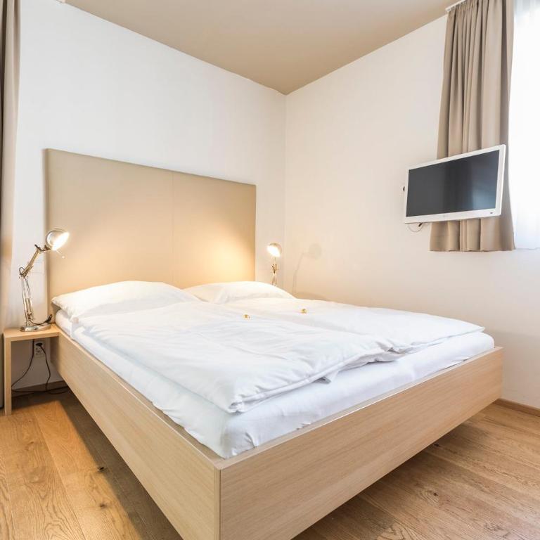 Room 4 & 5 Apartments - Apartment-Studio mit Badewanne - 3