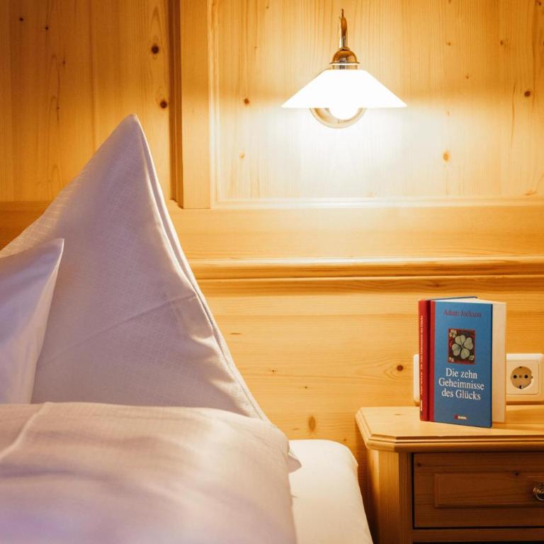 Hotel Kristall - Comfort Doppel-/Zweibettzimmer - 2