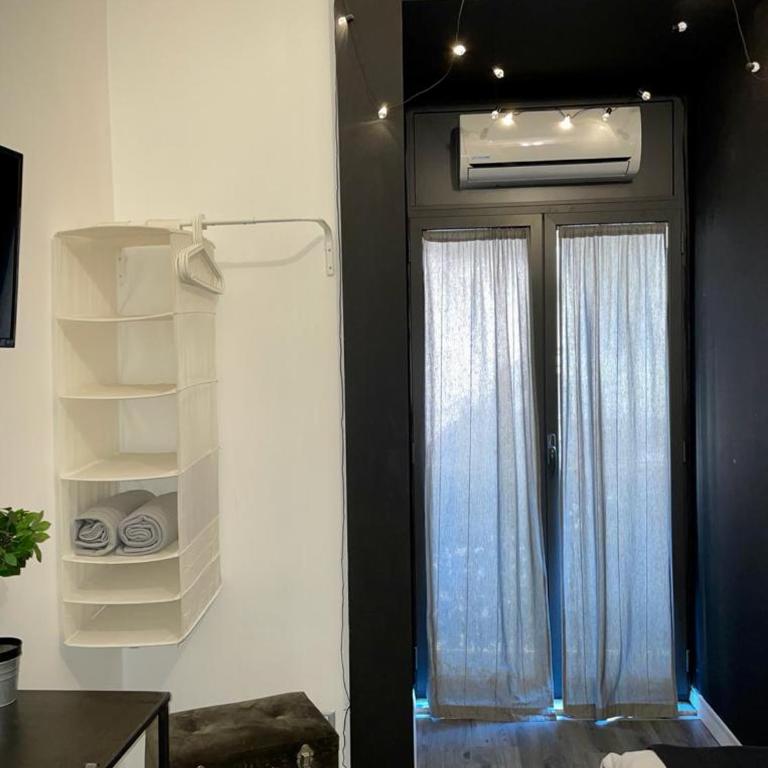 Minihomecatania - Double Room with Private External Bathroom - 7