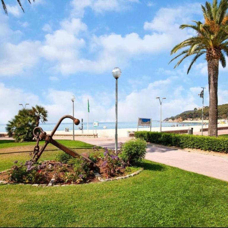 LA MER BLEUE, Boutique Apartament with free parking, full equipped in Fenals Beach - Apartamento de 1 dormitorio - 37