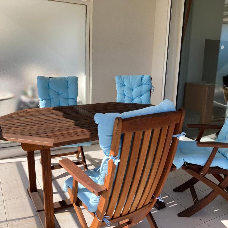 Résidence avec piscine, plage à 100 m, Cannes et Juan les Pins à 5 min, WiFi - Appartement 2 Chambres - 16