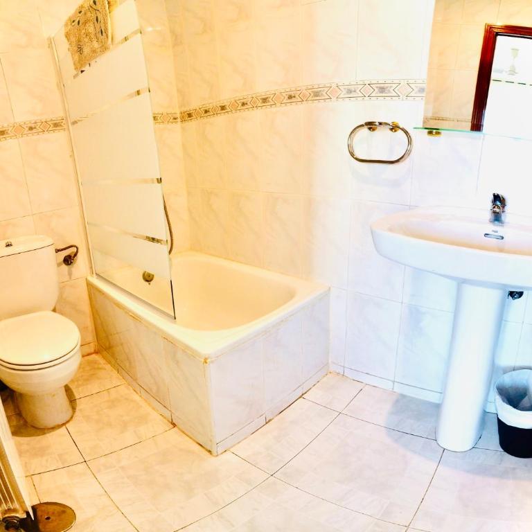 Hostal Sol Naciente - Habitación Doble - 2 camas - 8