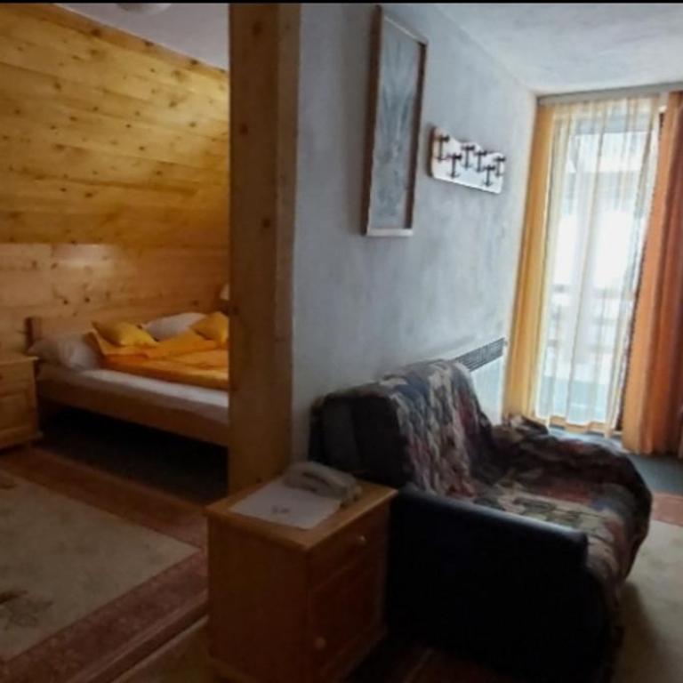 Bed and Breakfast Vila Lala - Quintuple Room - 1