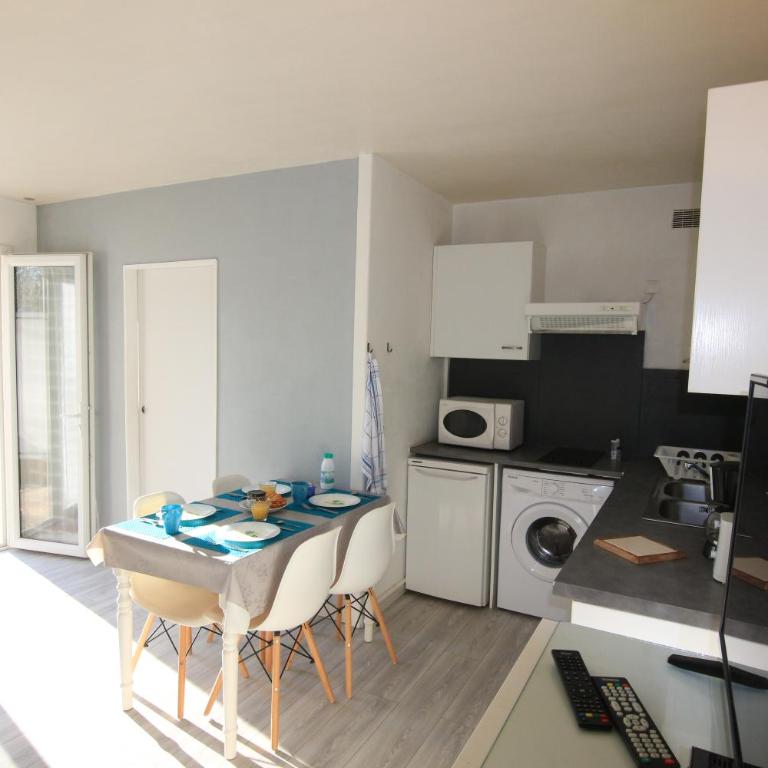 Appartement SOULAC SUR MER À 500 m de la plage N 2 - Apartment with Garden View - 2