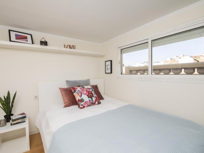 Attic Apartment 468 Sagrada Familia - One-Bedroom Apartment - 10