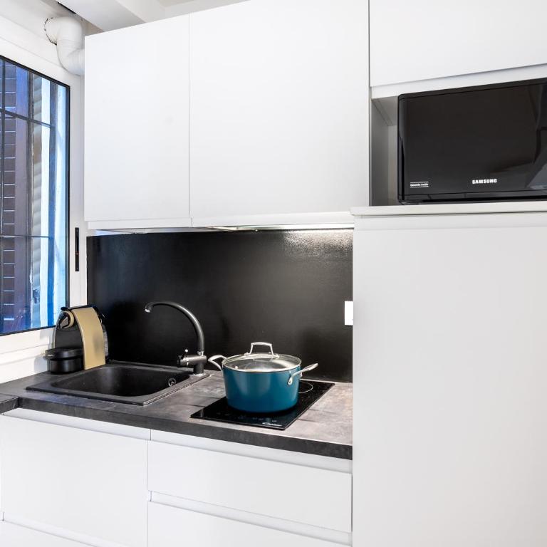 Walk to Duomo, Central Loft near Metro, M4 Linate 2min walk - Apartment - Split Level - 12