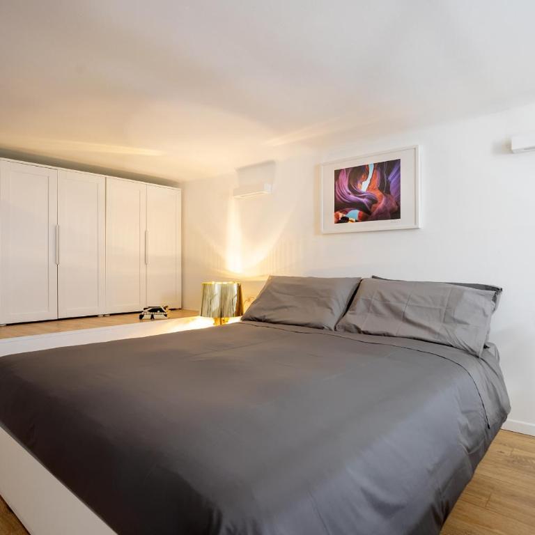 Walk to Duomo, Central Loft near Metro, M4 Linate 2min walk - Apartment - Split Level - 3