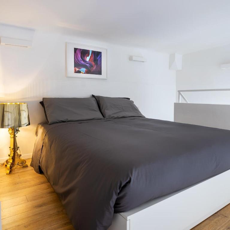 Walk to Duomo, Central Loft near Metro, M4 Linate 2min walk - Apartment - Split Level - 4