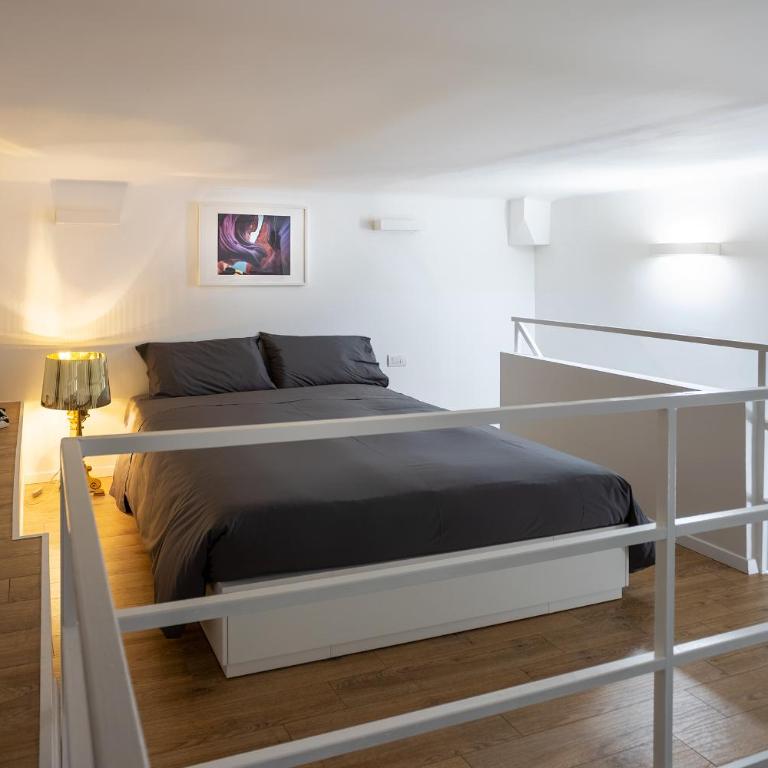 Walk to Duomo, Central Loft near Metro, M4 Linate 2min walk - Apartment - Split Level - 5