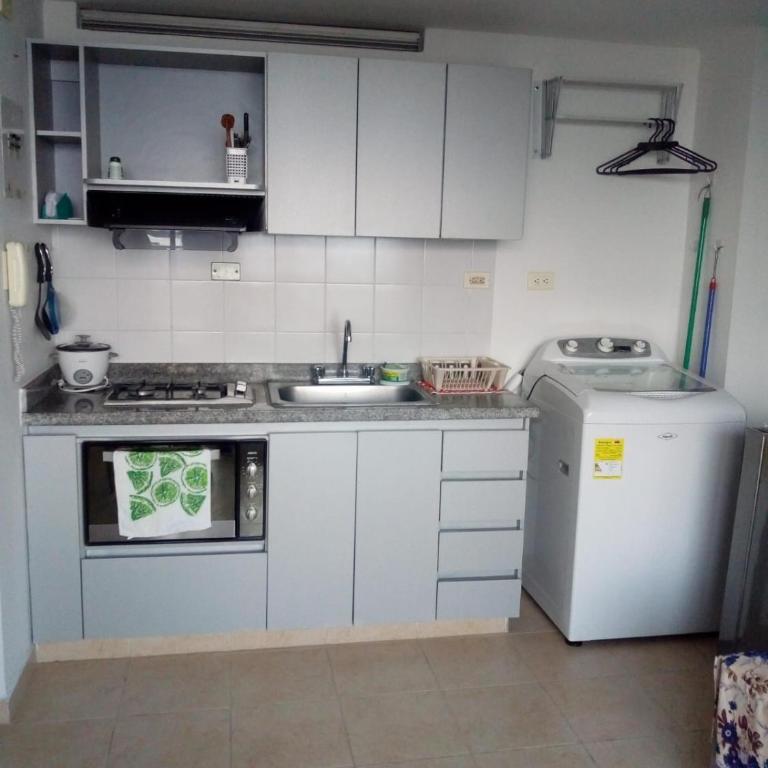 Aparta- Estudio Amoblado - Apartamento de 1 dormitorio - 5