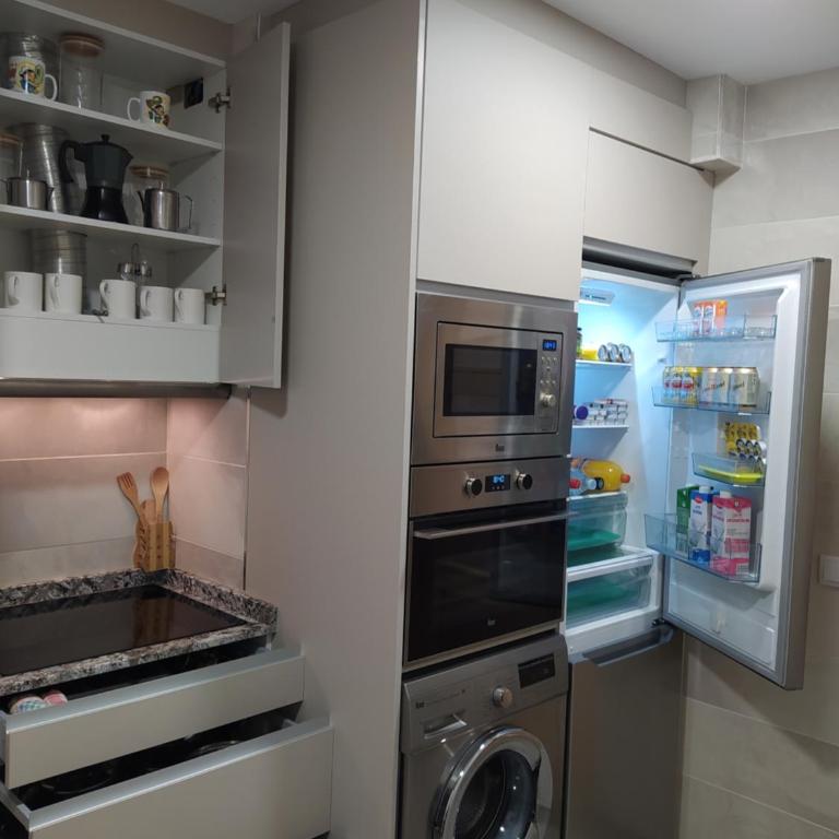 Gonzalo de Berceo 15 " CALIDAD-SOBRIO" AND " FREE PRIVATE PARKING " - Apartamento de 3 dormitorios - 47