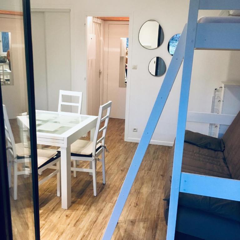 Agréable studio neuf avec vue + parking gratuit - Studio - Vue sur Montagne - 5