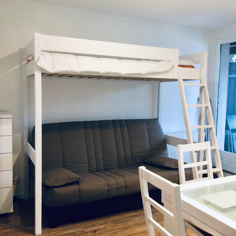 Agréable studio neuf avec vue + parking gratuit - Studio - Vue sur Montagne - 8