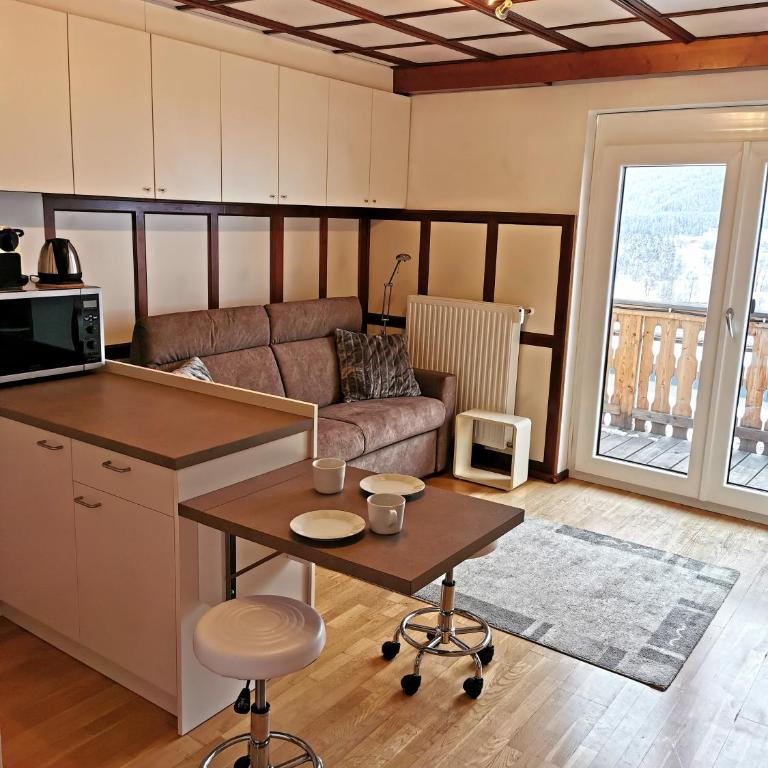Alpenblick FeWo Hauser - Studio mit Balkon - 8