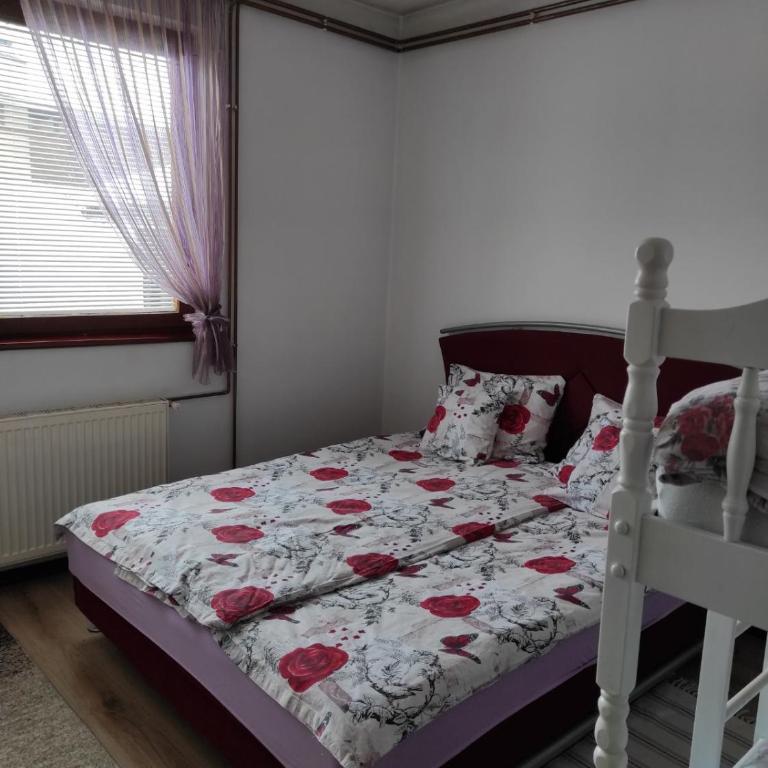 Apartmani Pale - Apartment with Garden View - 4