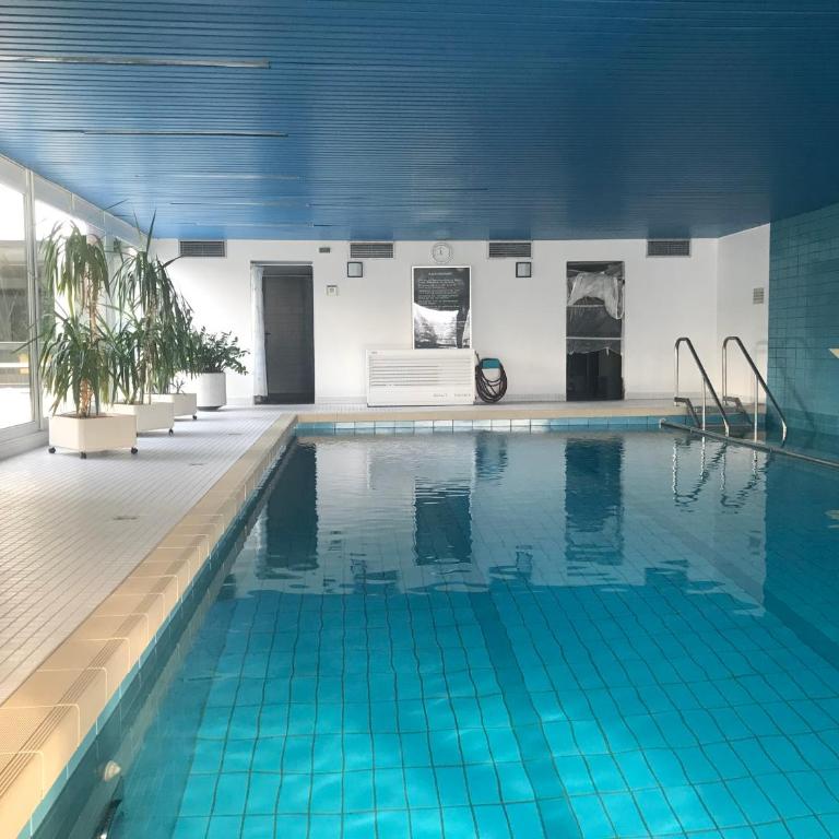 Ferienwohnung Watzmannblick & Hallenbad - Apartment mit Balkon - 2