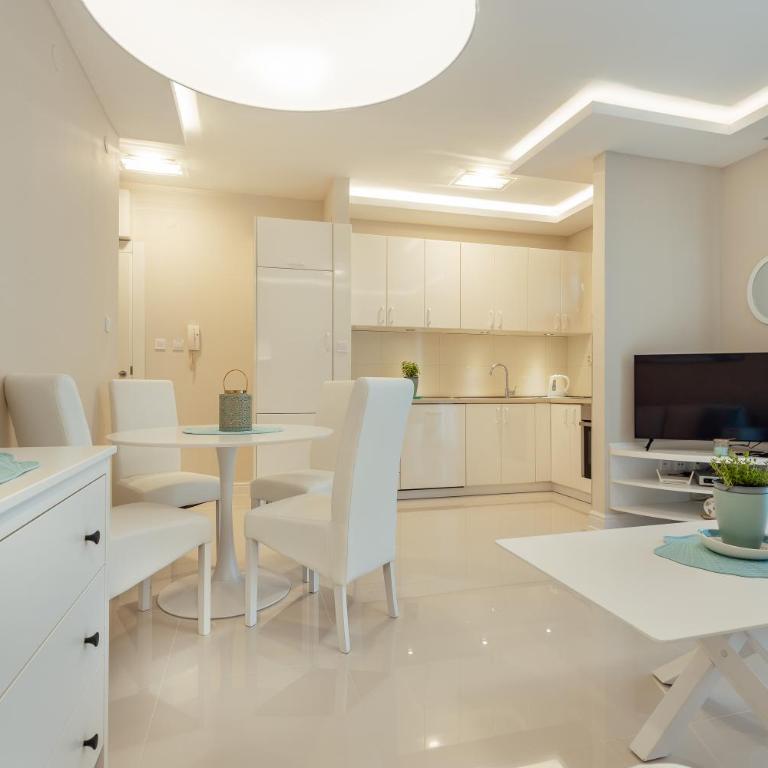 Apartments Dabinovic - Apartment with Balcony - 3