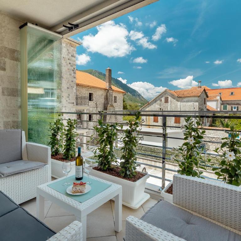 Apartments Dabinovic - Apartment with Balcony - 14