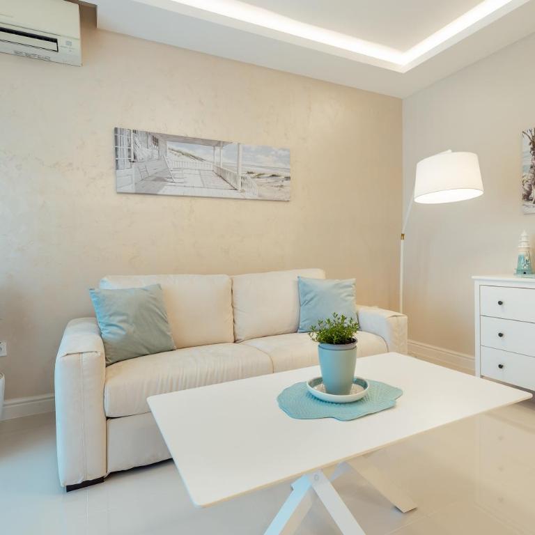 Apartments Dabinovic - Apartment with Balcony - 16