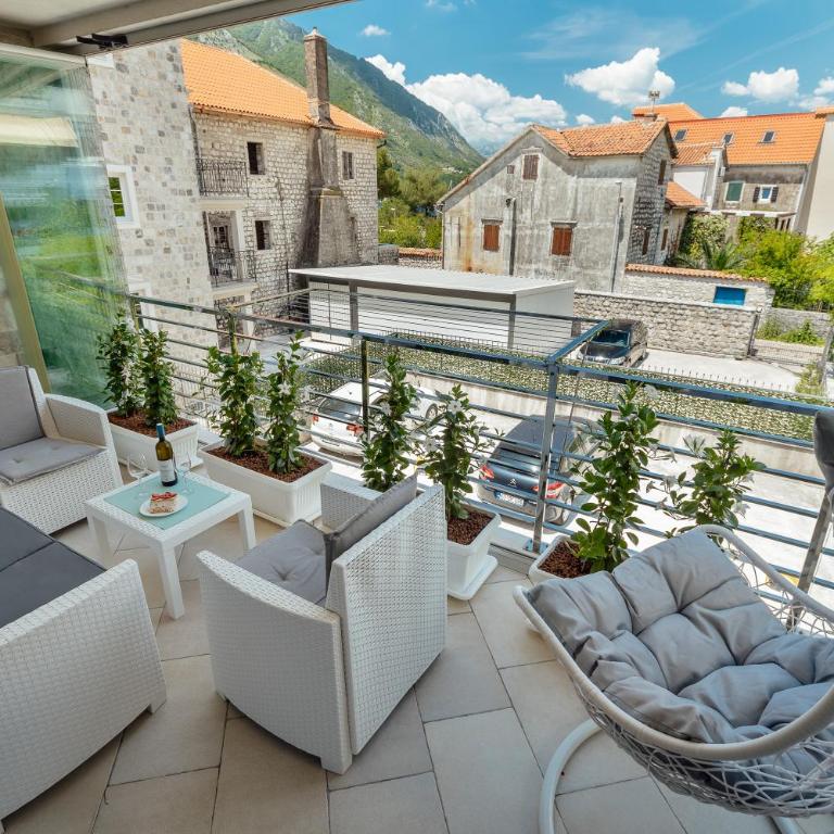 Apartments Dabinovic - Apartment with Balcony - 15