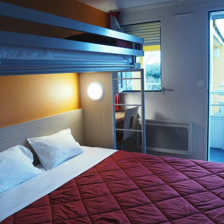 Premiere Classe Saumur - Chambre Triple (1 Lit Double et 1 Lit Simple) - 9
