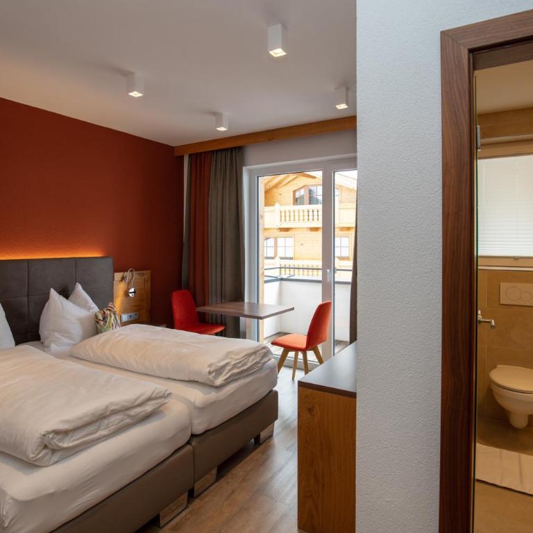 Lux Appartements - Apartment mit 3 Schlafzimmern und Balkon - 10