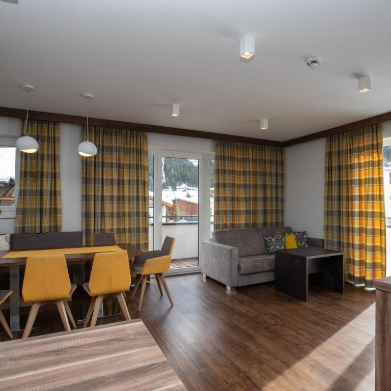 Lux Appartements - Apartment mit 3 Schlafzimmern und Balkon - 7