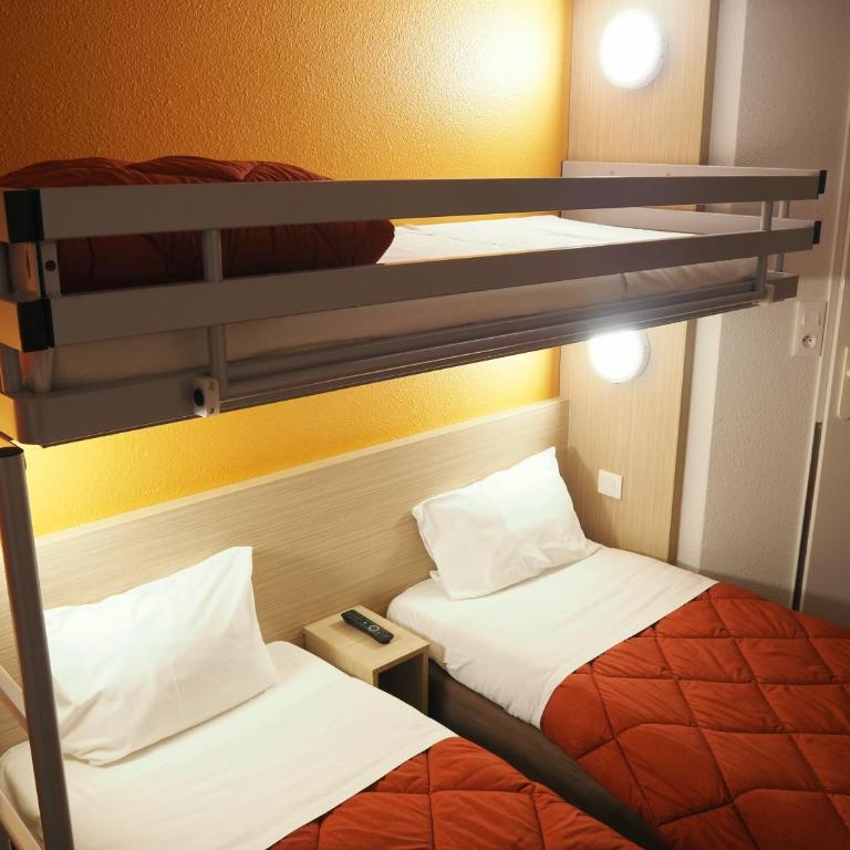 Premiere Classe Saumur - Chambre Triple - 1