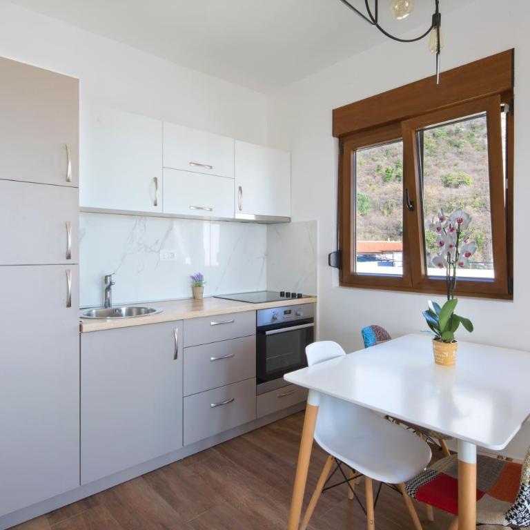Villa Lazy Hill - Apartman sa Pogledom na Vrt - 14