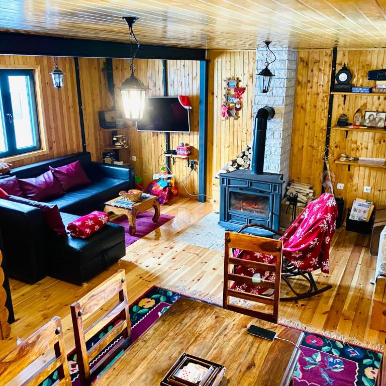 Guest House MIKA - Three-Bedroom House - 21