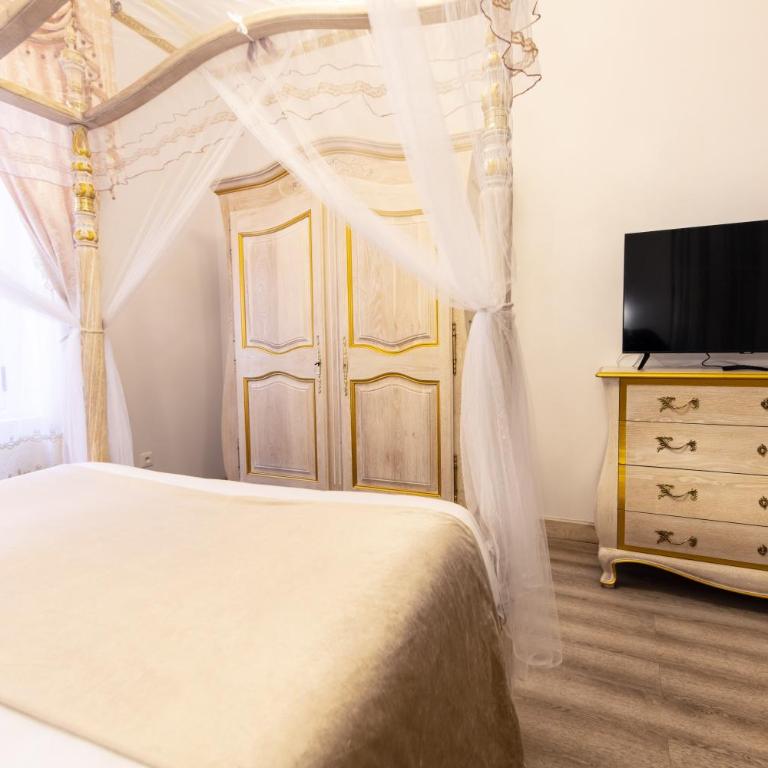 Chambre a Baldaquin Maison de L'Église Du couvent - Chambre Double avec Salle de Bains Privative - 6