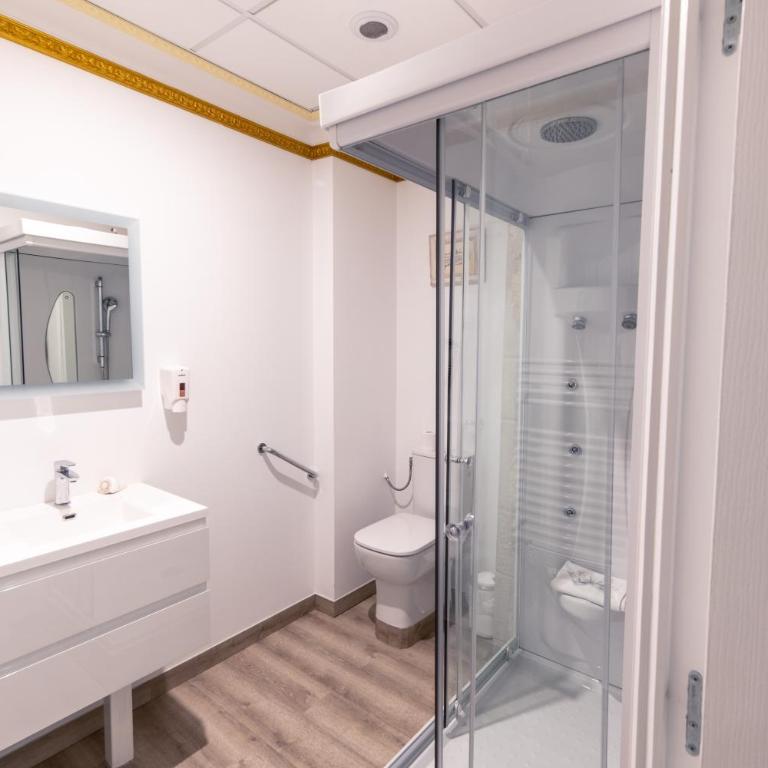 Chambre a Baldaquin Maison de L'Église Du couvent - Chambre Double avec Salle de Bains Privative - 10