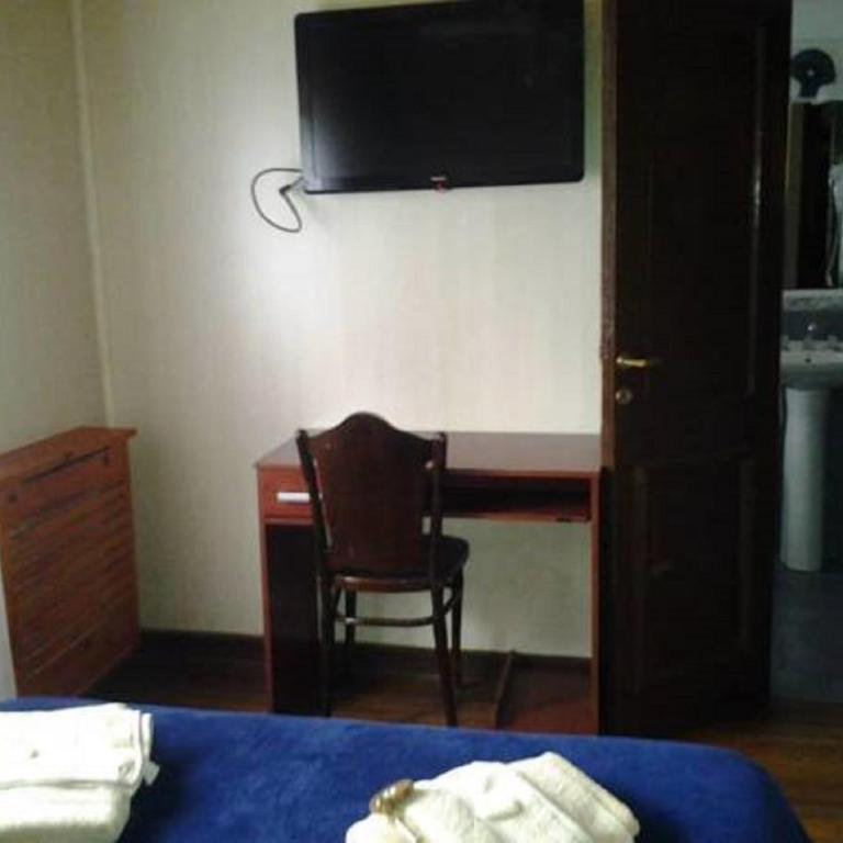 Hotel Alihuen - Habitación Cuádruple con baño privado - 4