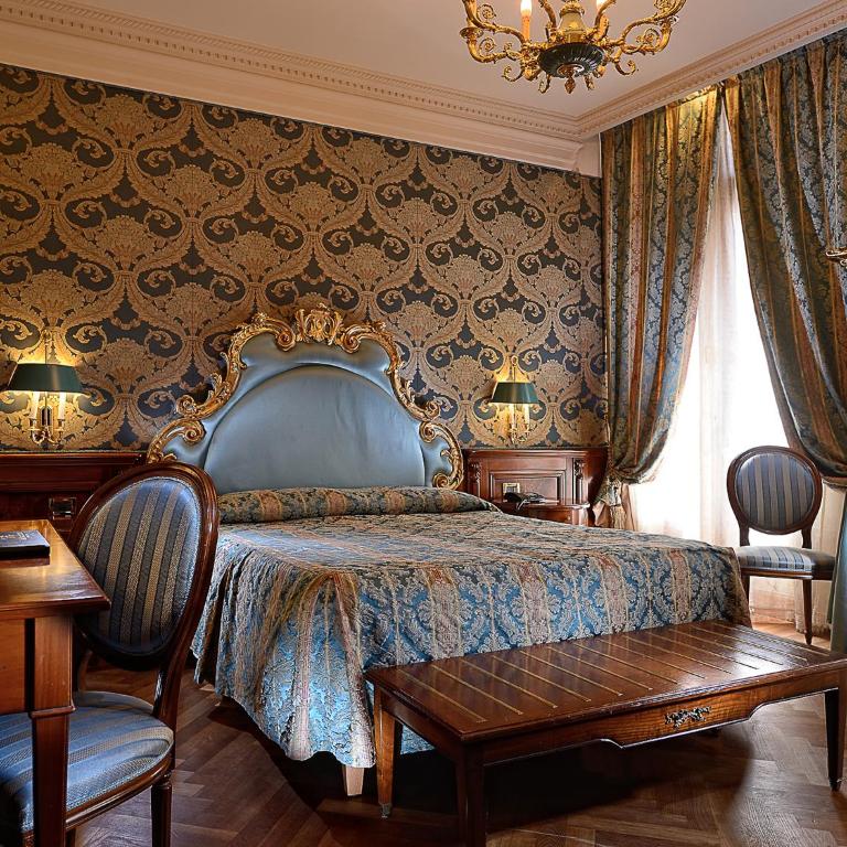 Bellevue Luxury Rooms - San Marco Luxury - Camera Matrimoniale Deluxe con Vista Piazza San Marco - 4