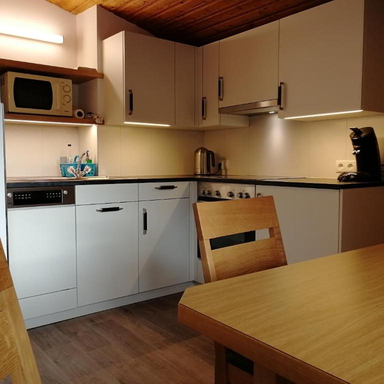 Haus Bahl - Apartment mit 3 Schlafzimmern und Balkon - 16