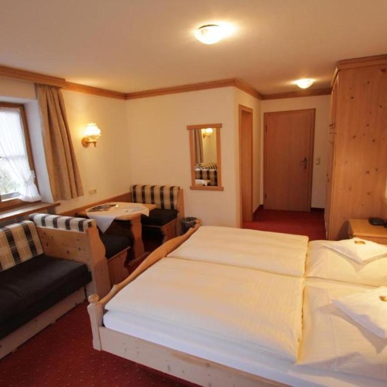 Gästehaus Angerer - Doppelzimmer mit Balkon - 1