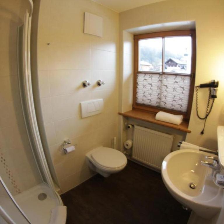 Gästehaus Angerer - Doppelzimmer mit Balkon - 3