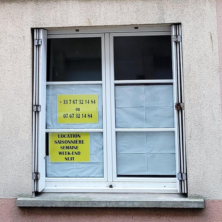 L établissement LA PLAGE A 2 PAS vous propose, 3 Appartements DEUX chambres, 1 appartement une pièce , NETFLIX, lits faits à votre arrivée, serviettes de toilette, Ménage, Wifi, en hyper centre ,Plage à 100m, BOX à Vélos, paiement 3 fois sans frais - Appartement 2 Chambres - 2