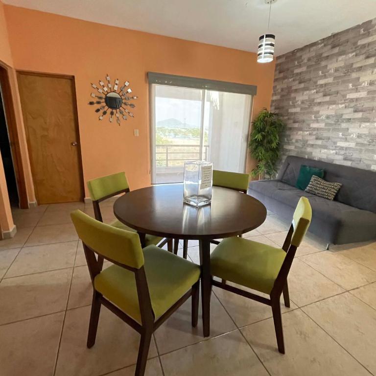 CONDOMINIO COMPLETO EN MAZATLÁN - Apartamento de 2 dormitorios - 1