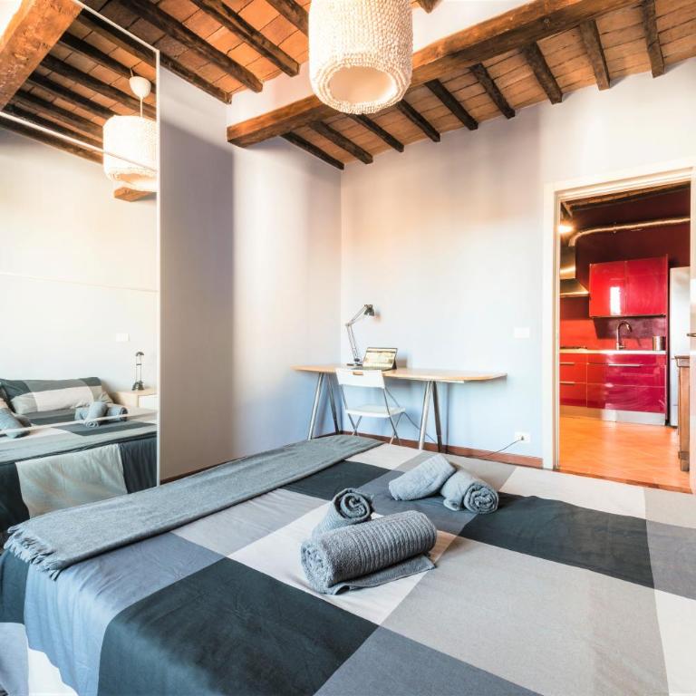 Hostly - La Pera Suite Apartment - 2 Bedrooms, Full Center - Two-Bedroom Apartment - 13
