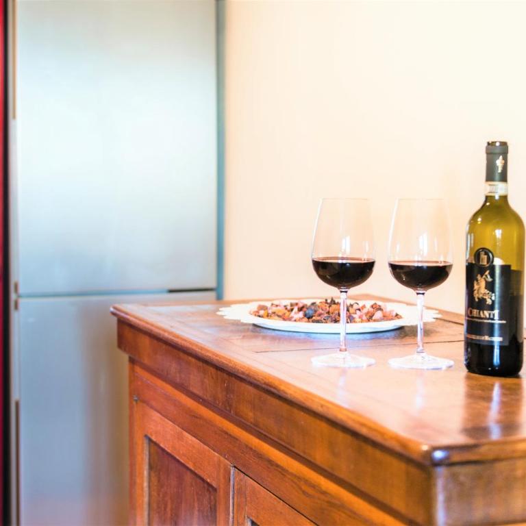 Hostly - La Pera Suite Apartment - 2 Bedrooms, Full Center - Two-Bedroom Apartment - 12