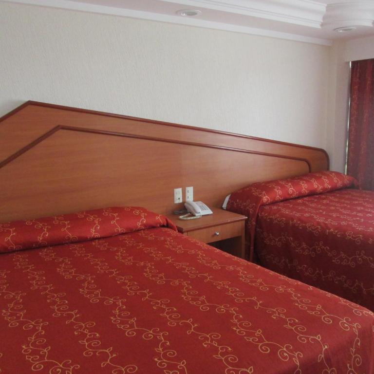 Hotel Premier - Doppelzimmer mit 2 Doppelbetten - 2