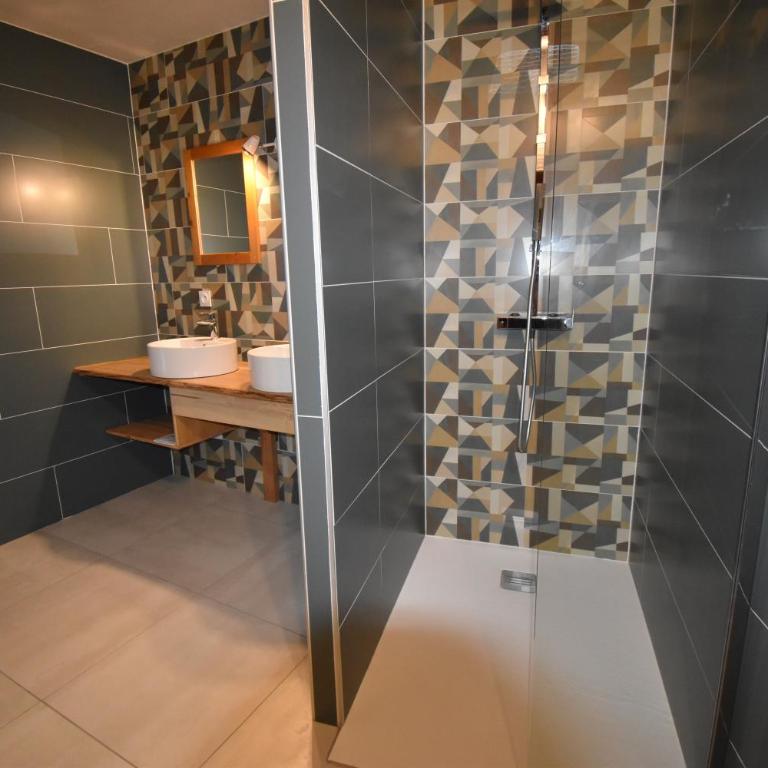 VAUJANYLOCATIONS - Marguerite - Appartement Supérieur avec Sauna - 12