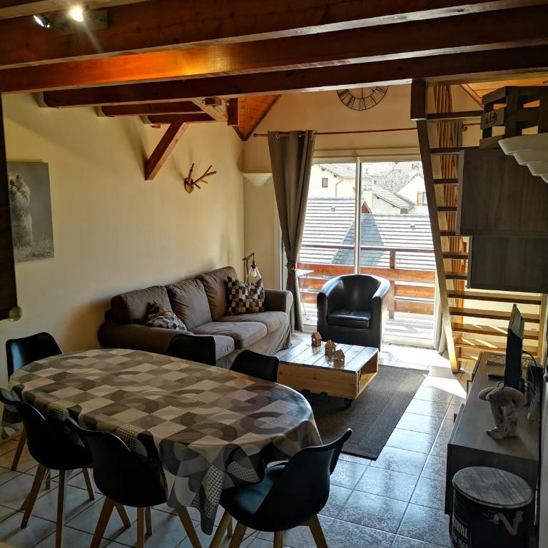 Appart T4 72m2 à Baratier entre les Orres et Embrun à coté du lac de Serre Ponçon. - Appartement - Vue sur Lac - 3