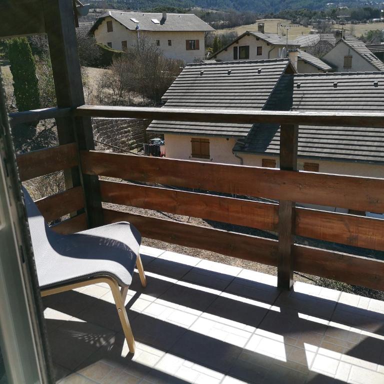 Appart T4 72m2 à Baratier entre les Orres et Embrun à coté du lac de Serre Ponçon. - Appartement - Vue sur Lac - 39