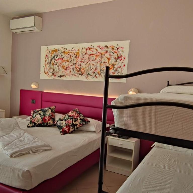 Hotel Villa Platani - Triple Room with Balcony - 1