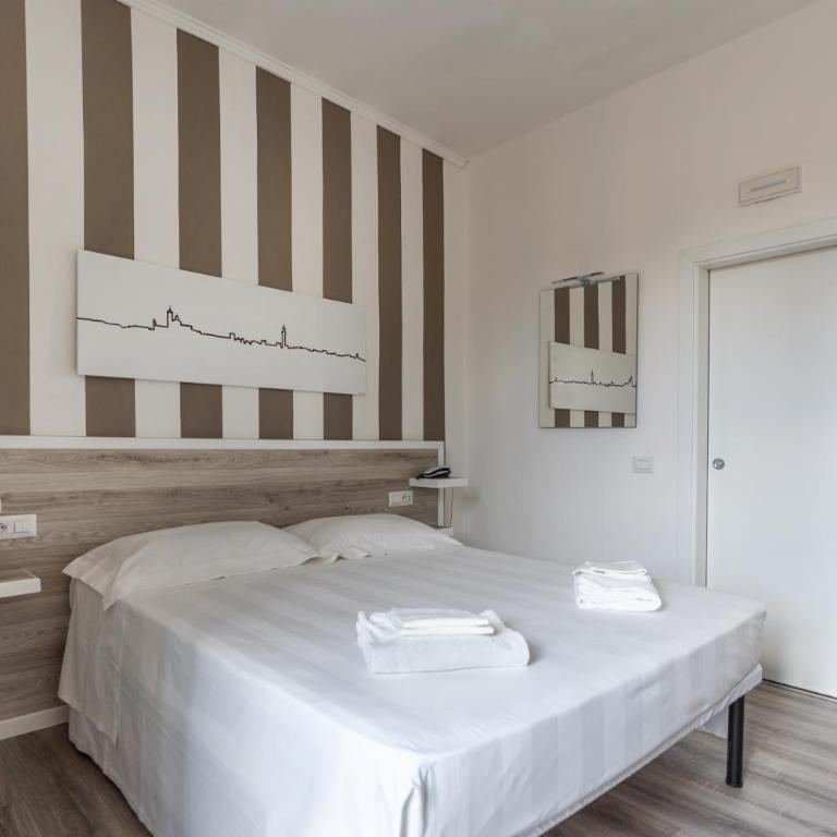 Albergo Centrale - Camera Matrimoniale/Doppia con Letti Singoli - 8
